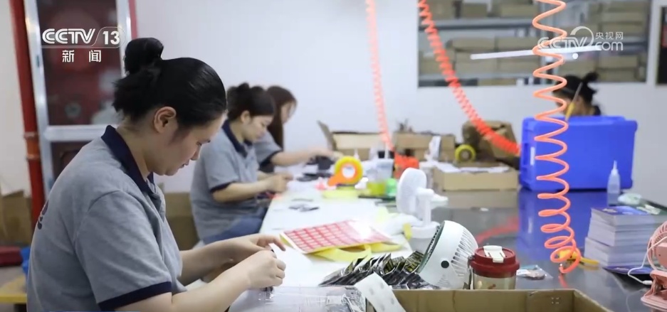 文創(chuàng)里的夏天 | “圈粉”又“吸金”，小文創(chuàng)撬動(dòng)文旅大經(jīng)濟(jì)與深層次文化傳播